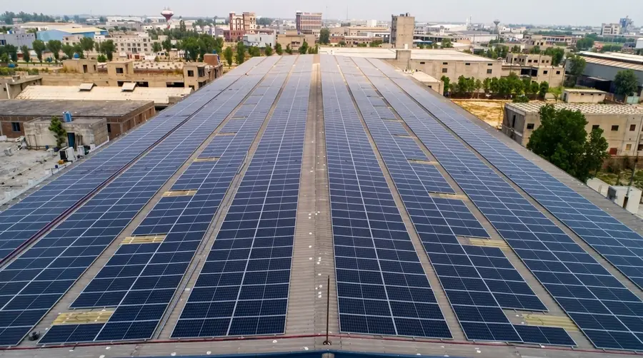 Commercial rooftop solar array
